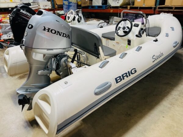 Pre-Owned 2019 BRIG Falcon 380 - Image 5