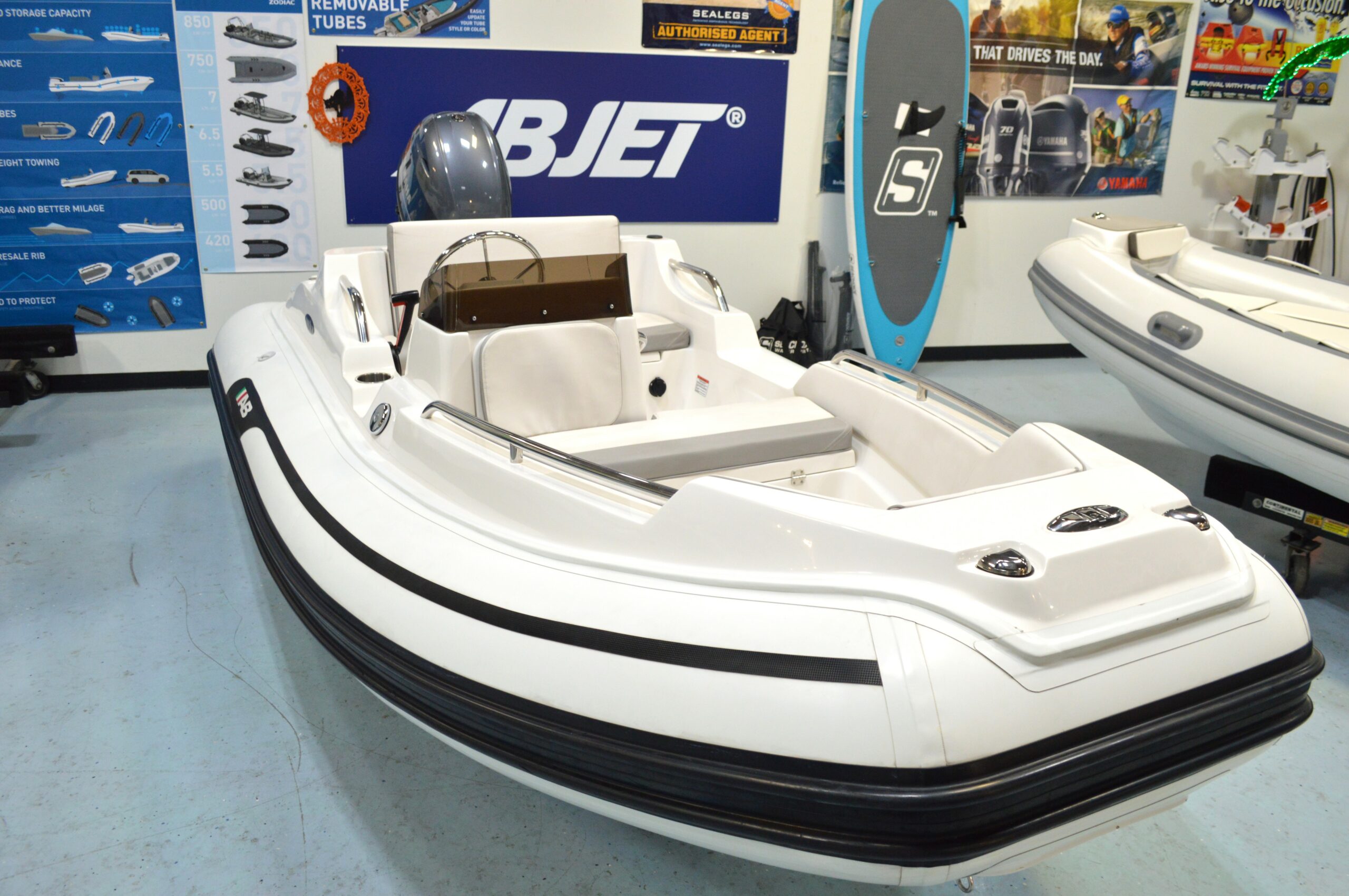 2022 AB 13 DLX - Image 15