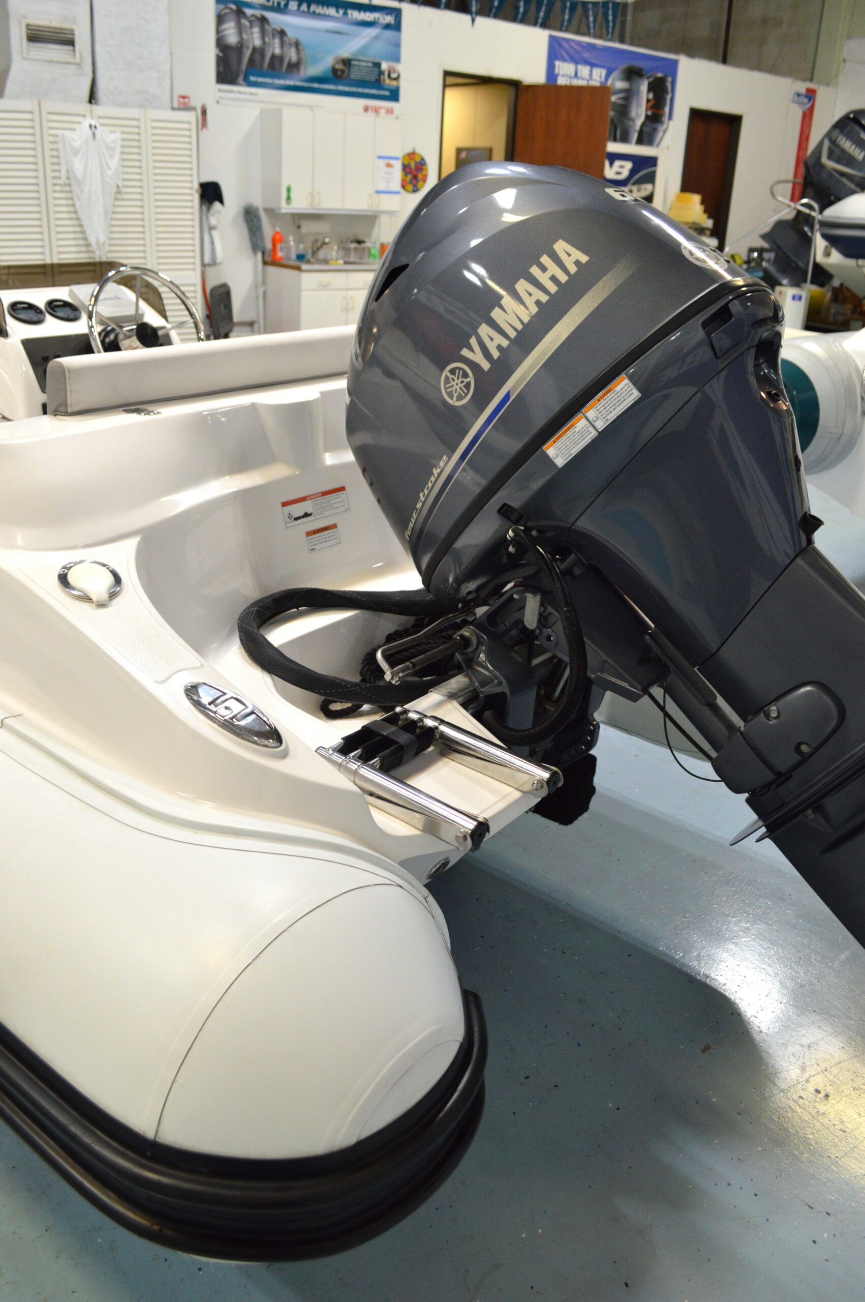 2022 AB 13 DLX - Image 14